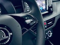 Gebraucht Skoda Scala Selection 95 PS (69 kW) 2023 Weiß Kleinwagen