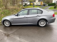 Gebraucht BMW 320 170 PS (125 kW) 2009 Grau Limousine