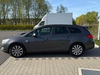 Gebraucht Opel Astra Edition 160 PS (117 kW) 2012 Grau Kombi