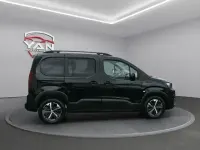 Gebraucht Peugeot Rifter GT-line 131 PS (96 kW) 2023 Schwarz Van / Kleinbus