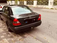 Gebraucht Mercedes C180 122 PS (89 kW) 1996 Schwarz Limousine