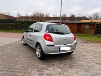 Gebraucht Renault Clio II 65 PS (47 kW) 2007 Silber