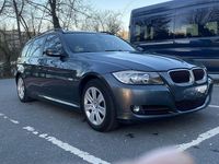 Gebraucht BMW 318 143 PS (105 kW) 2009 Grau Kombi