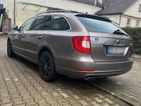 Gebraucht Skoda Superb 140 PS (102 kW) 2012 Violet Kombi