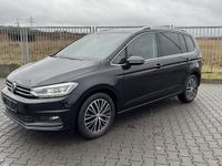 Gebraucht VW Touran Highline 150 PS (110 kW) 2020 Deep black perleffekt Van / Kleinbus