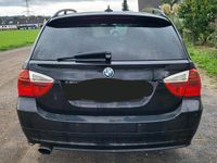 Gebraucht BMW 320 177 PS (130 kW) 2008 Schwarz Kombi