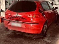 Gebraucht Alfa Romeo 147 120 PS (88 kW) 2004 Rot Kleinwagen