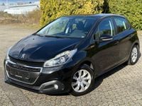 Gebraucht Peugeot 208 Active 82 PS (60 kW) 2016 Schwarz Kleinwagen