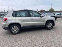 Gebraucht VW Tiguan Freestyle 140 PS (102 kW) 2011 Silver leaf white gold SUV