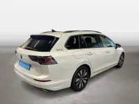 Gebraucht VW Golf VIII Goal 150 PS (110 kW) 2025 Oryxweiss perlmutteffekt Kombi