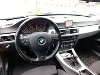 Gebraucht BMW 320 177 PS (130 kW) 2009 Grau Kombi