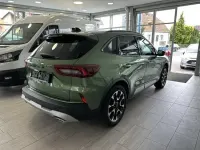 Gebraucht Ford Kuga Active X 242 PS (177 kW) 2024 Bursting green (metallic) SUV