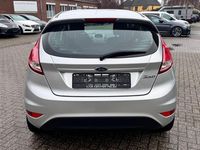 Gebraucht Ford Fiesta Celebration 80 PS (58 kW) 2016 Silber Kleinwagen