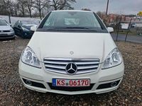 Gebraucht Mercedes A160 95 PS (69 kW) 2011 Weiß Limousine