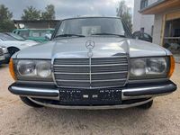 Gebraucht Mercedes 200 109 PS (80 kW) 1984 Silber Limousine