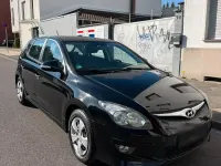 Gebraucht Hyundai i30 90 PS (66 kW) 2011 Schwarz Limousine