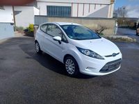 Gebraucht Ford Fiesta Trend 60 PS (44 kW) 2011 Frostweiß Kleinwagen