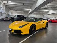 Second-hand Ferrari 488 670 CP (492 kW) 2017 Galben Cabrio
