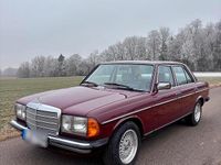 Gebraucht Mercedes 200 109 PS (80 kW) 1983 Rot Limousine