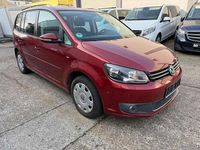Gebraucht VW Touran Cup 105 PS (77 kW) 2014 Wild cherry red metallic Van / Kleinbus