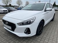Gebraucht Hyundai i30 Select 120 PS (88 kW) 2018 Weiß Limousine