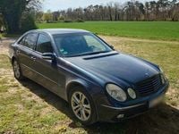 Gebraucht Mercedes E220 150 PS (110 kW) 2003 Blau Limousine