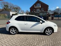 Gebraucht Toyota Auris 96 PS (70 kW) 2012 Weiß Kleinwagen
