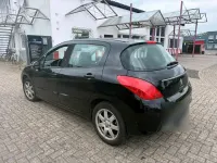 Gebraucht Peugeot 308 125 PS (91 kW) 2011 Schwarz Kleinwagen