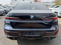 Gebraucht BMW 760 571 PS (419 kW) 2024 Carbonschwarz Limousine