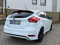 Gebraucht Ford Focus ST-Line 125 PS (91 kW) 2018 Weiß Limousine