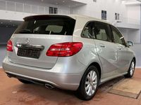 Gebraucht Mercedes B220 170 PS (125 kW) 2014 Polarsilber  metalliclack Van / Kleinbus
