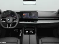 Gebraucht BMW 520 M Sport 197 PS (144 kW) 2025 Schwarz Kombi