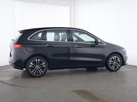 Gebraucht Mercedes B200 Progressive 163 PS (119 kW) 2024 Metalliclack kosmosschwarz Van / Kleinbus