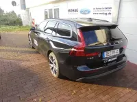 Gebraucht Volvo V60 Core 163 PS (119 kW) 2024 Schwarz Kombi