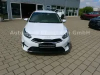 Gebraucht Kia Ceed Comfort 140 PS (102 kW) 2025 Weiß Kleinwagen