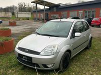 gebraucht Ford Fiesta 1,3 L / 75 PS / 55 KW