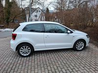 Gebraucht VW Polo 75 PS (55 kW) 2015 Weiß Kleinwagen