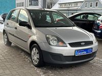 Gebraucht Ford Fiesta Ambiente 60 PS (44 kW) 2007 Silber Kleinwagen