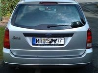 Gebraucht Ford Focus Ambiente 102 PS (75 kW) 2000 Silber metallic Kombi