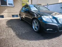 Gebraucht Mercedes E220 170 PS (125 kW) 2011 Schwarz Limousine