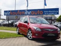 Gebraucht Hyundai i30 Classic 109 PS (80 kW) 2012 Rot Kombi