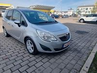 Gebraucht Opel Meriva Design Edition 101 PS (74 kW) 2011 Silber Van / Kleinbus