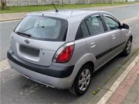 Second-hand Kia Rio 97 CP (71 kW) 2008 Argintiu Hatchback