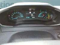 Gebraucht Peugeot e-208 Active 100 kW (136 PS) 2022 Weiß Kleinwagen