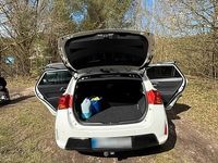 Gebraucht Toyota Auris 96 PS (70 kW) 2014 Weiß Limousine