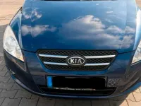 Używany Kia Ceed 90 KM (66 kW) 2008 Niebieski Hatchback