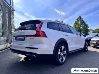 Gebraucht Volvo V60 CC Plus 197 PS (144 kW) 2023 Weiss Kombi