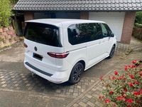 Second-hand VW Multivan Life 150 CP (110 kW) 2024 Alb Monovolum