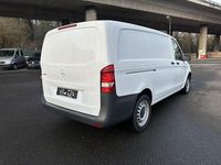 Gebraucht Mercedes e-Vito 85 kW (116 PS) 2021 Arktikweiss Van / Kleinbus