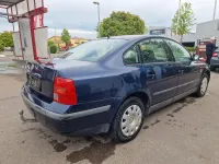 Second-hand VW Passat 101 CP (74 kW) 1998 Albastru Berlinǎ